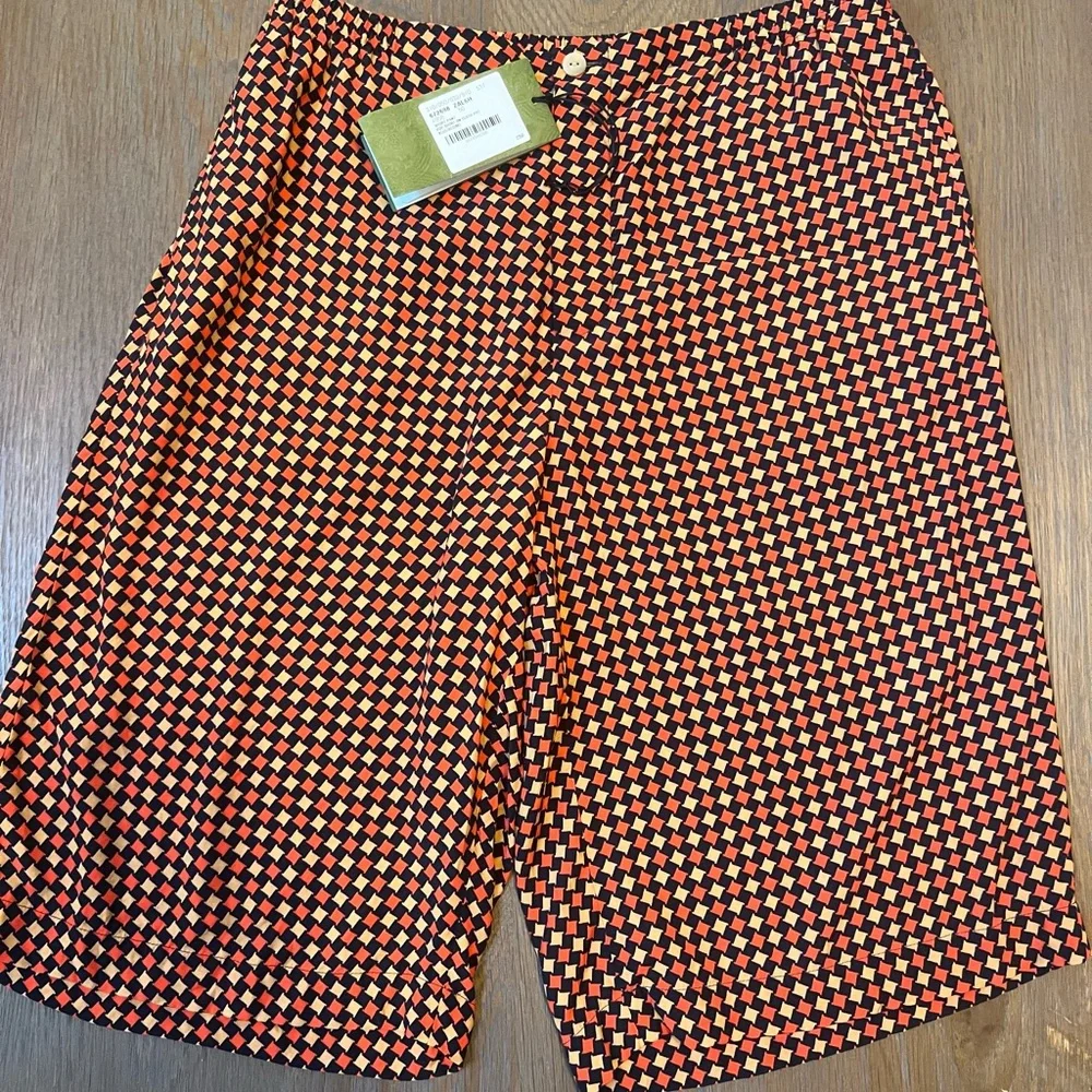 Gucci Red and Blue silk Shorts with houndstooth Pattern